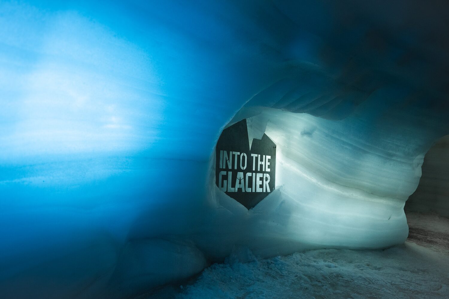 pared hielo dentro del glaciar Langjokull into the glacier