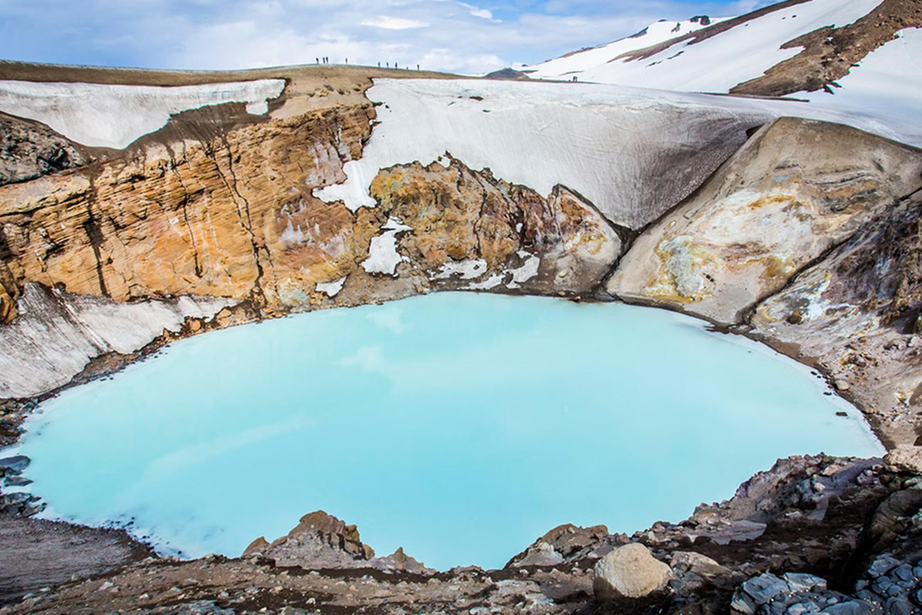 askja caldera volcanic landscape iceland
