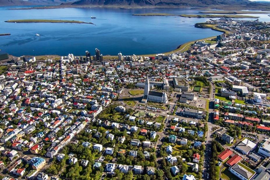 Helicopter tour of Reykjavík