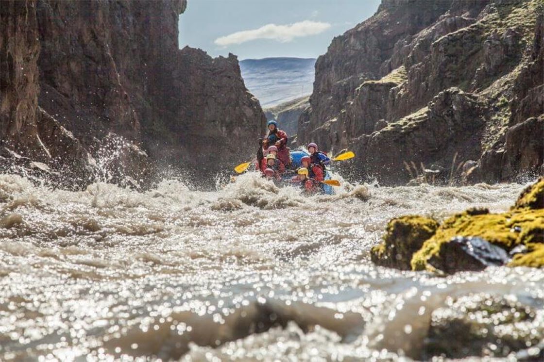 rafting norte islandia aventura lancha