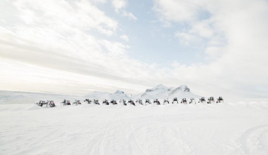 Snowmobile experience of the Langjökull Glacier 